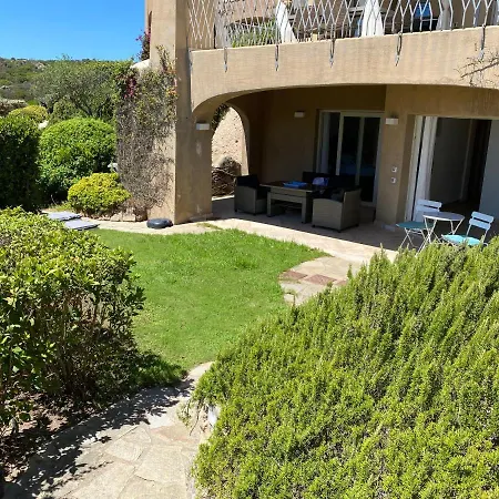 בית נופש Sardinia Art House Casa Tamponi